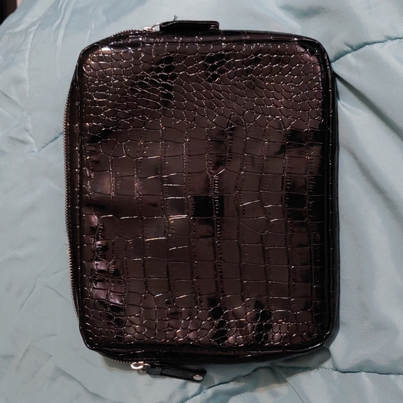 Carrying Case - Picture 8 of 9